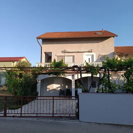 Ivano Apartment Bilice